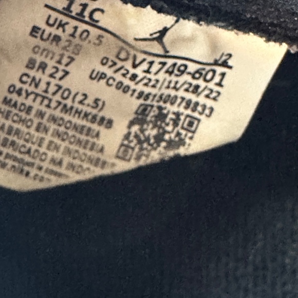 Nike Jordan 1 Retro High OG Spider-Man Across the Spider-Verse Boy 11c - Picture 7 of 7